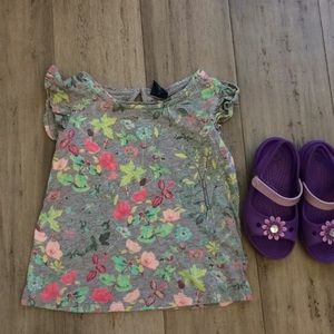 Baby Gap floral size 3T top